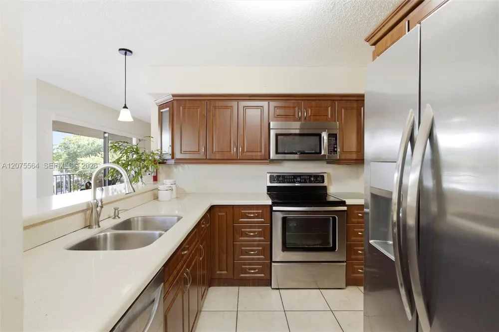 6305 Gage Pl #306-A Miami Lakes, FL 33014