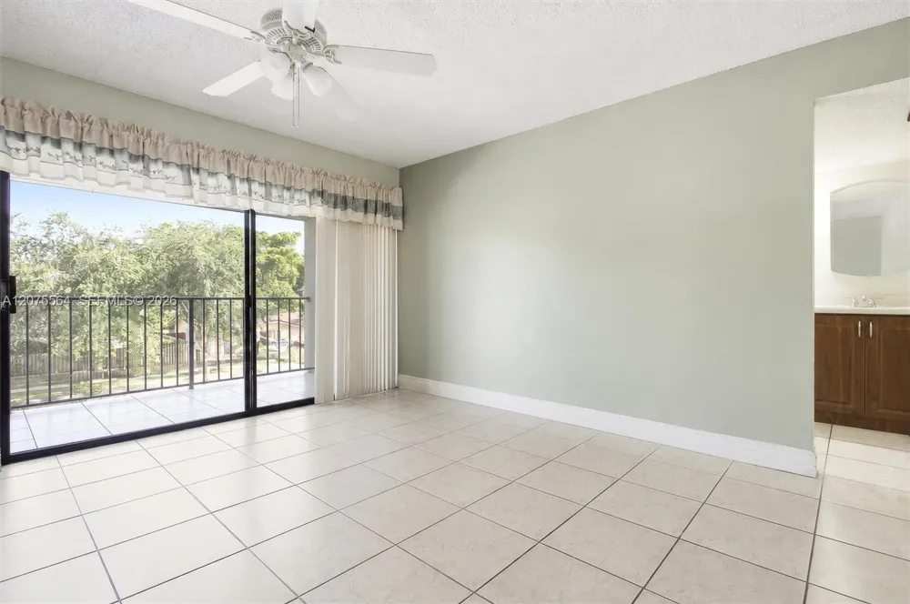 6305 Gage Pl #306-A Miami Lakes, FL 33014