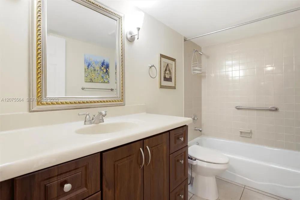 6305 Gage Pl #306-A Miami Lakes, FL 33014