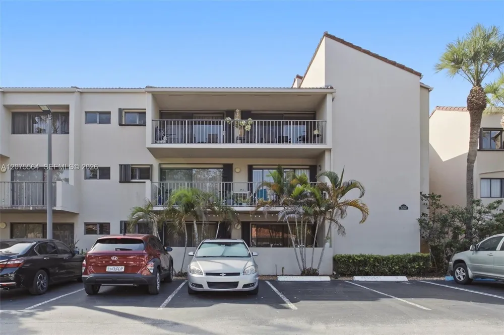 6305 Gage Pl #306-A Miami Lakes, FL 33014