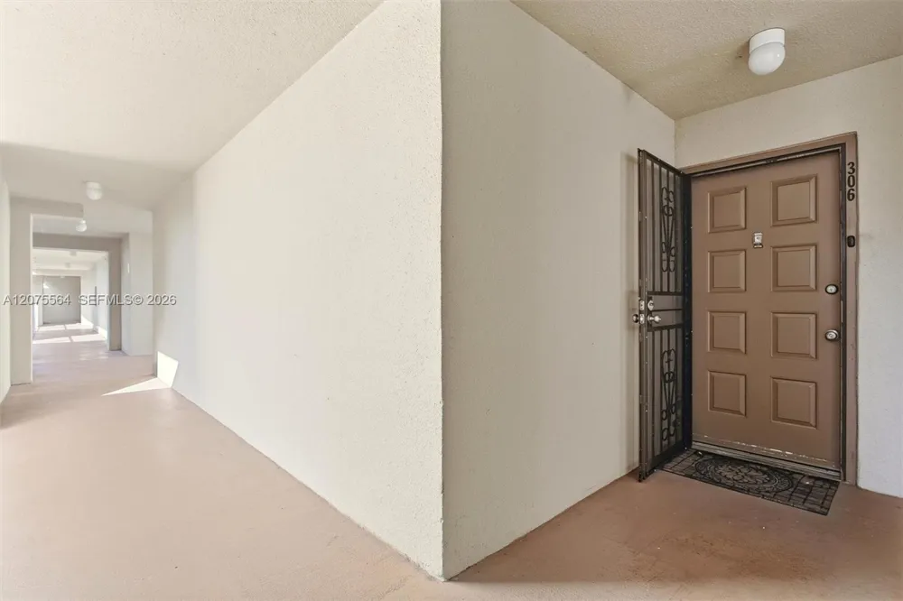 6305 Gage Pl #306-A Miami Lakes, FL 33014
