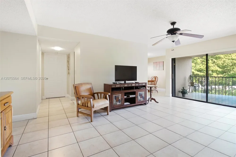 6305 Gage Pl #306-A Miami Lakes, FL 33014