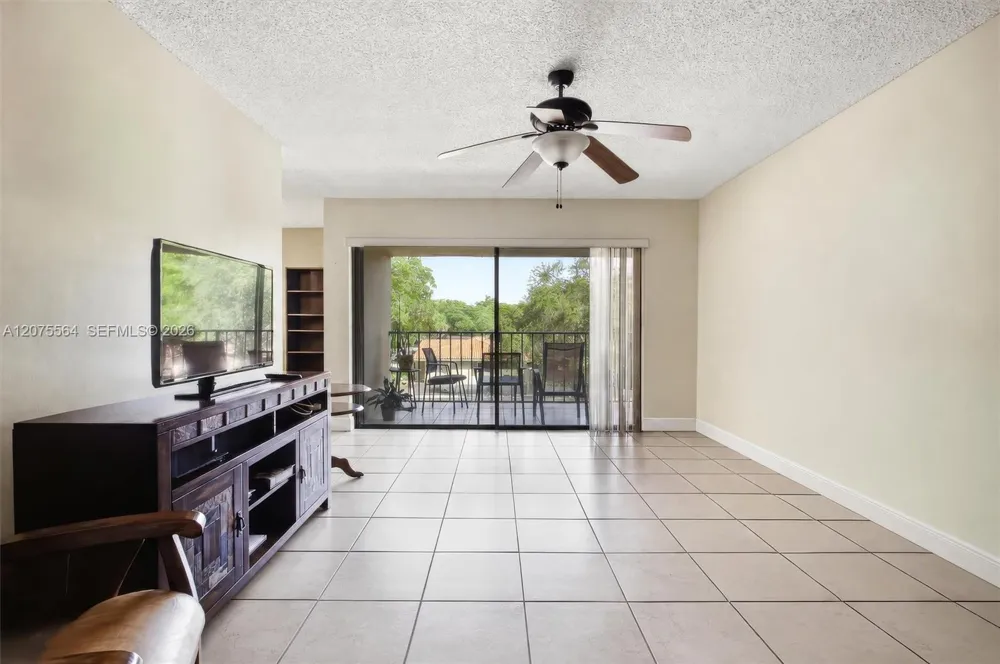 6305 Gage Pl #306-A Miami Lakes, FL 33014