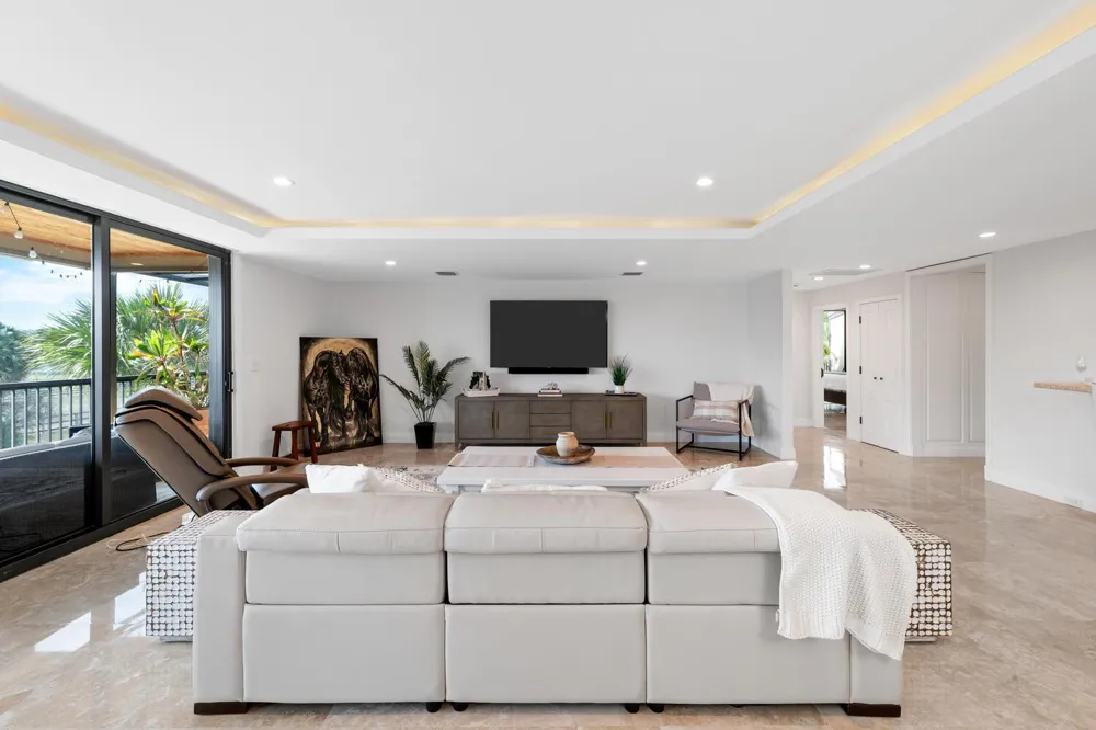 2785 Polo Island Drive #J301 Penthouse Wellington, FL 33414