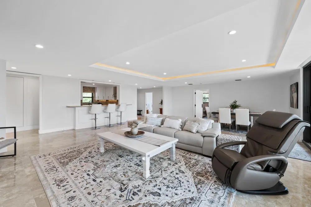 2785 Polo Island Drive #J301 Penthouse Wellington, FL 33414