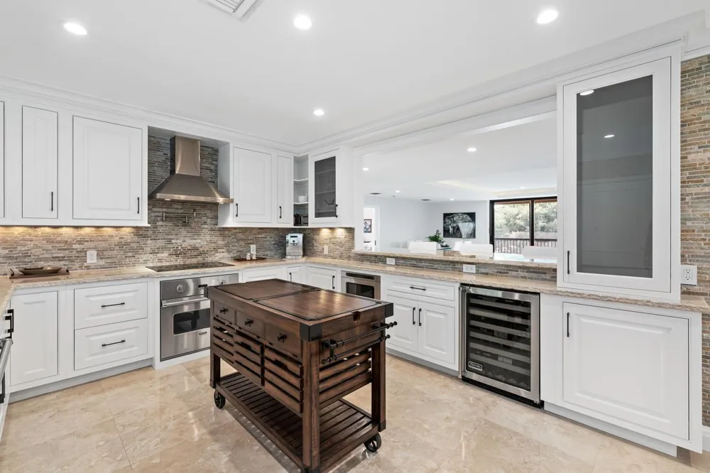 2785 Polo Island Drive #J301 Penthouse Wellington, FL 33414