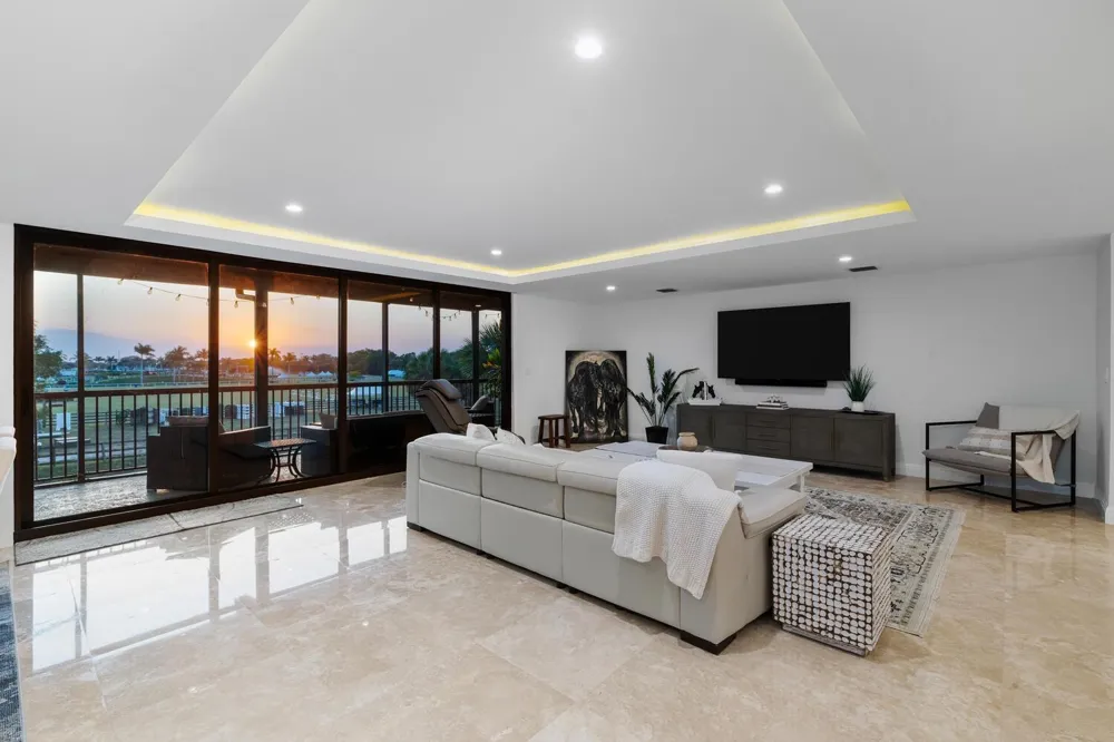 2785 Polo Island Drive #J301 Penthouse Wellington, FL 33414