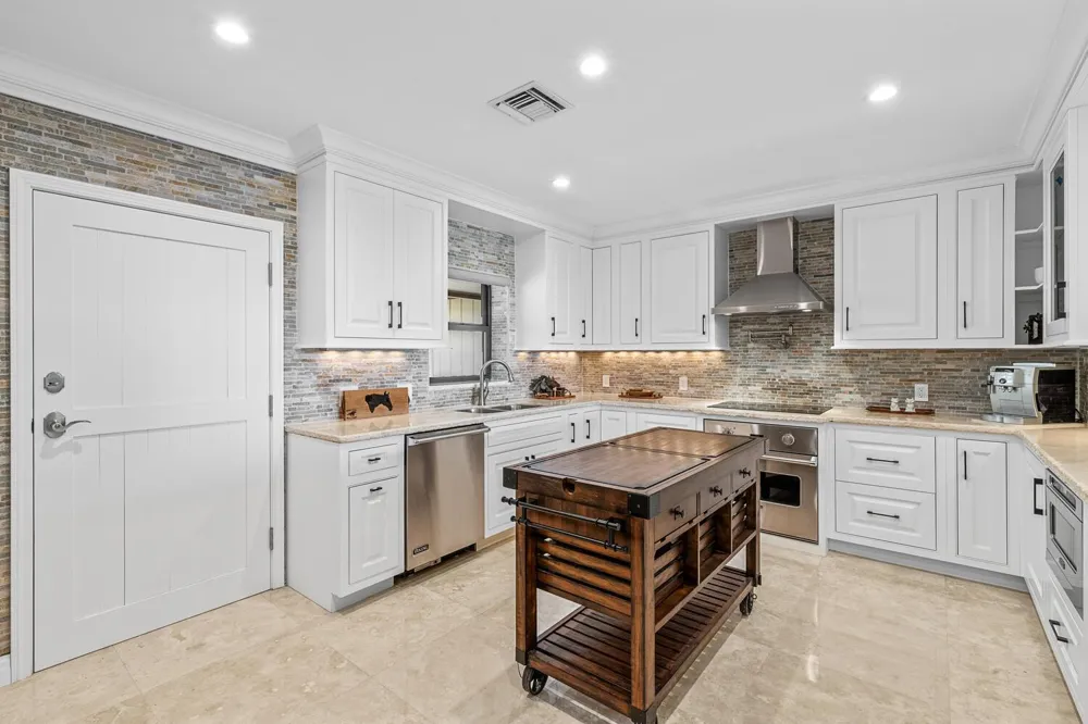 2785 Polo Island Drive #J301 Penthouse Wellington, FL 33414