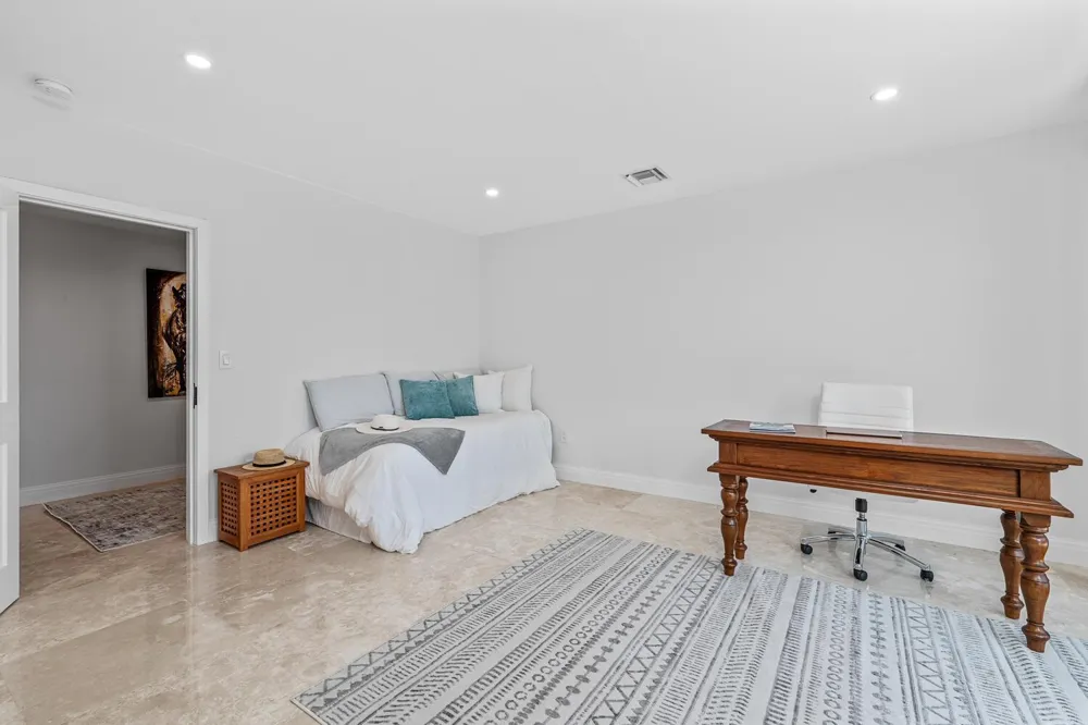 2785 Polo Island Drive #J301 Penthouse Wellington, FL 33414