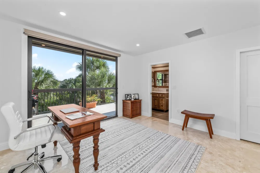 2785 Polo Island Drive #J301 Penthouse Wellington, FL 33414