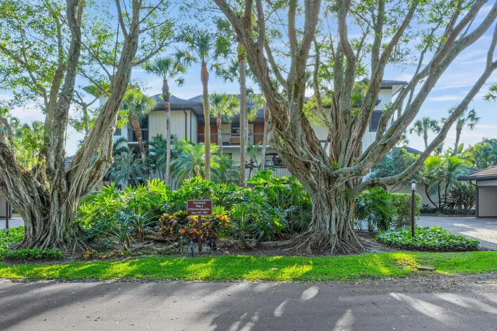 2785 Polo Island Drive #J301 Penthouse Wellington, FL 33414