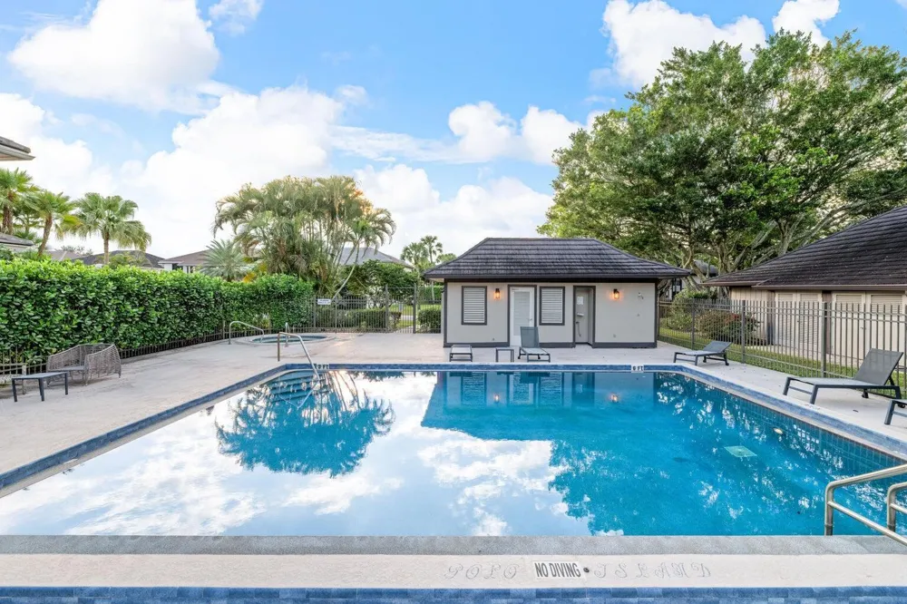 2785 Polo Island Drive #J301 Penthouse Wellington, FL 33414