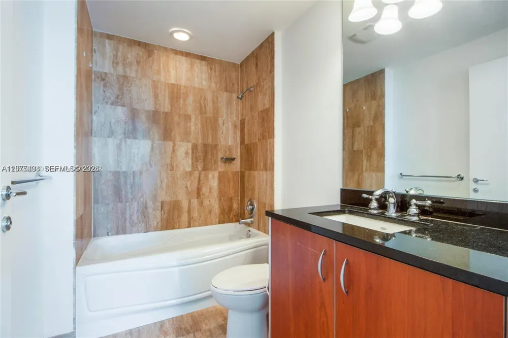 300 S Biscayne Blvd #L-432 Miami, FL 33131