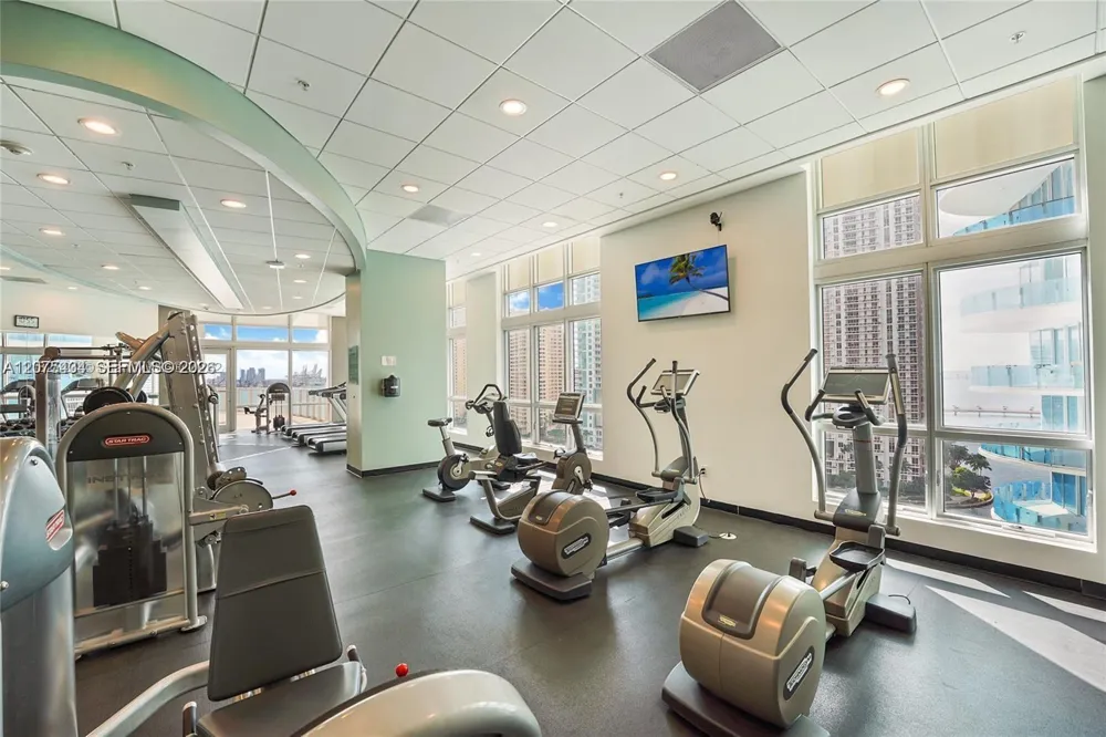 300 S Biscayne Blvd #L-432 Miami, FL 33131