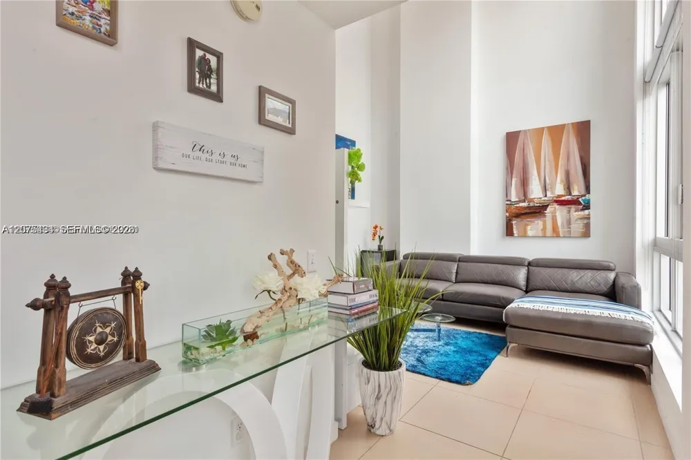300 S Biscayne Blvd #L-432 Miami, FL 33131