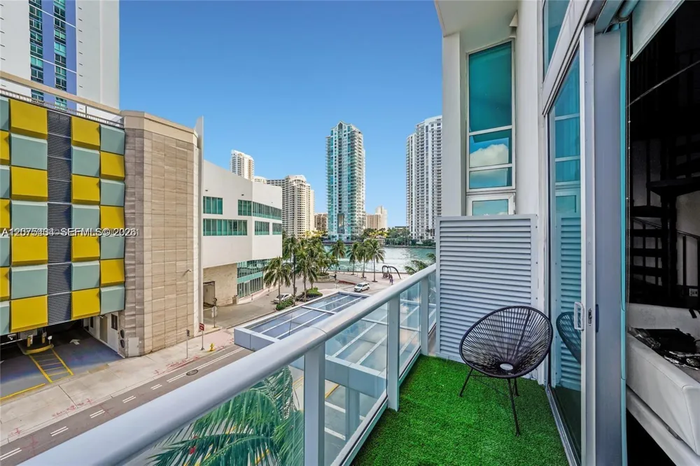 300 S Biscayne Blvd #L-432 Miami, FL 33131