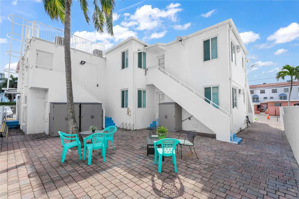 343 VAN BUREN STREET #4 Hollywood, FL 33019
