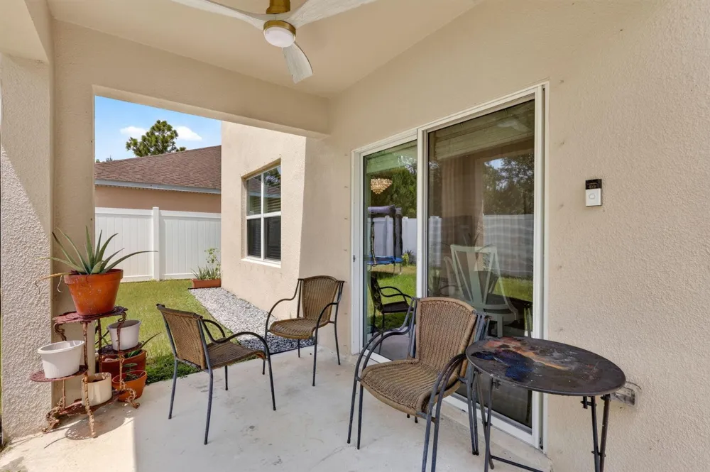 9517 Silver Sands Lane Fort Pierce, FL 34945