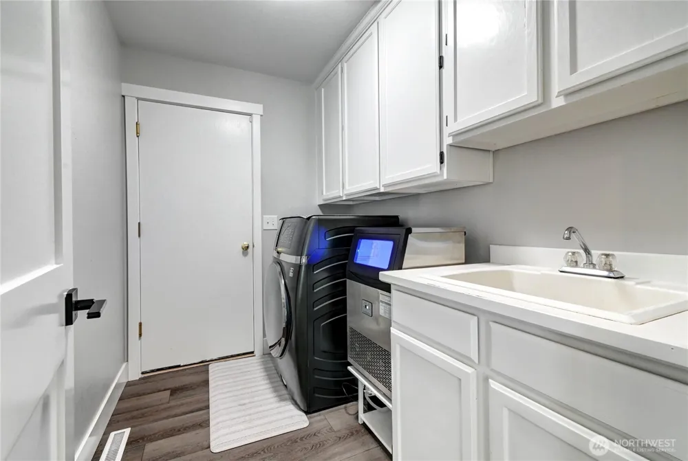 14918 89th Place NE Kenmore, WA 98028