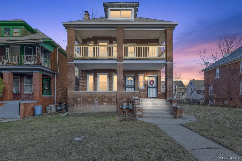 132 Pilgrim Street #Studio 3rd Floor Highland Park City, MI 48203