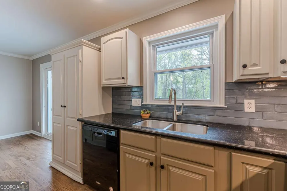 2396 Elmwood CIR SE Smyrna, GA 30080