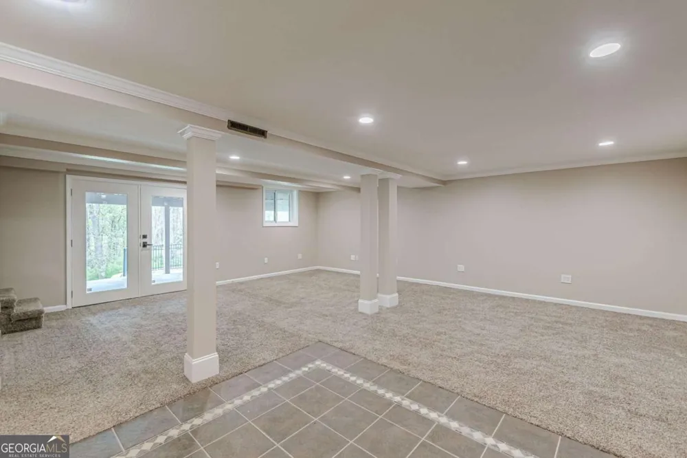 2396 Elmwood CIR SE Smyrna, GA 30080