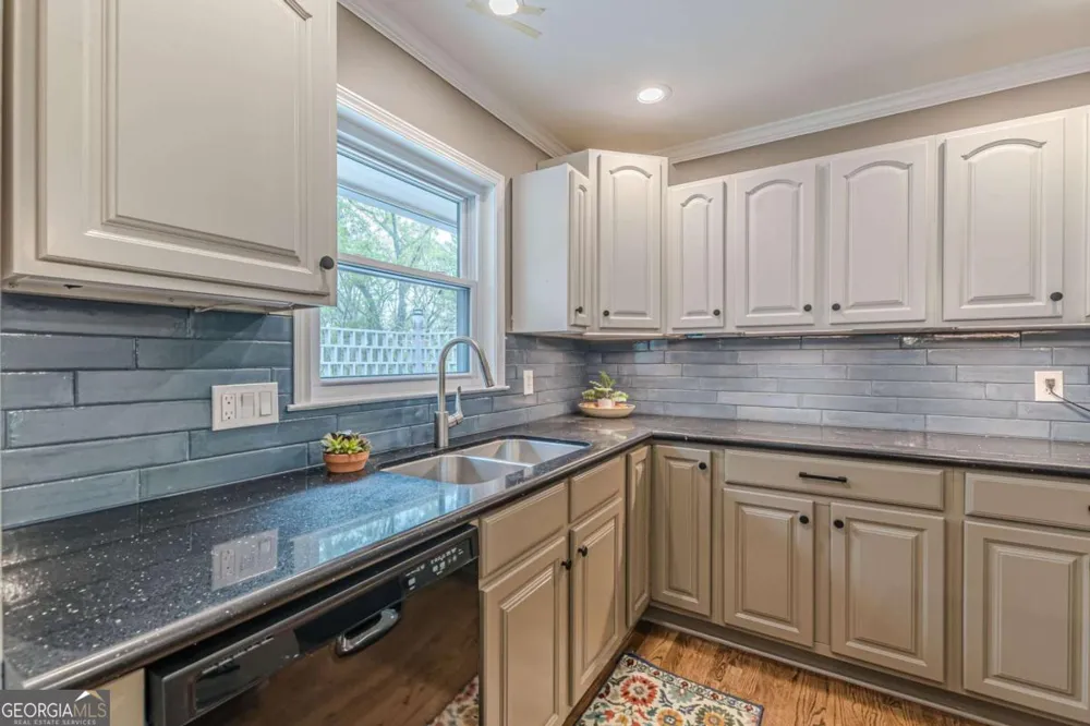 2396 Elmwood CIR SE Smyrna, GA 30080