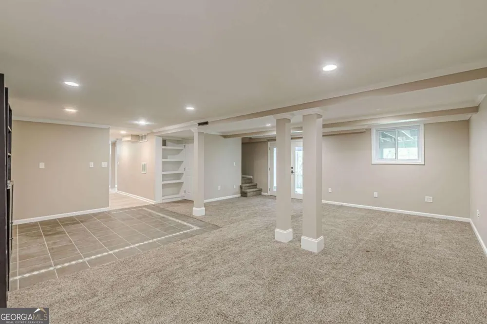 2396 Elmwood CIR SE Smyrna, GA 30080