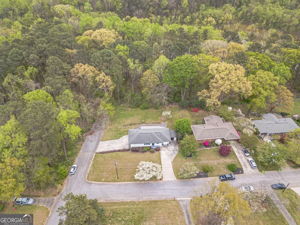 2396 Elmwood CIR SE Smyrna, GA 30080