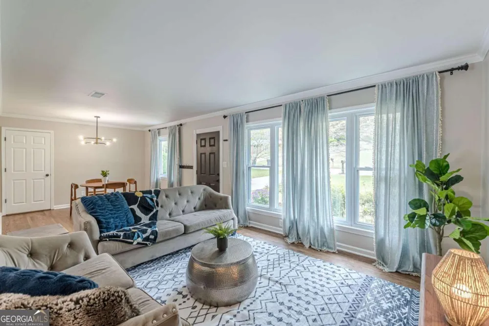 2396 Elmwood CIR SE Smyrna, GA 30080