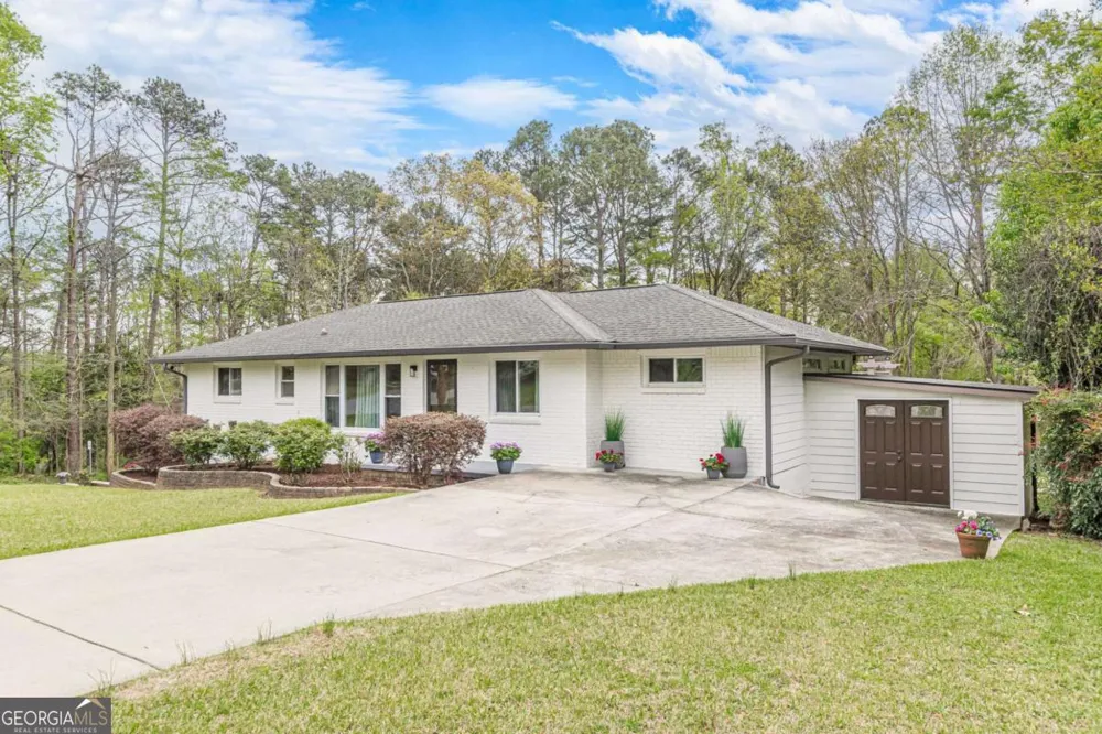 2396 Elmwood CIR SE Smyrna, GA 30080