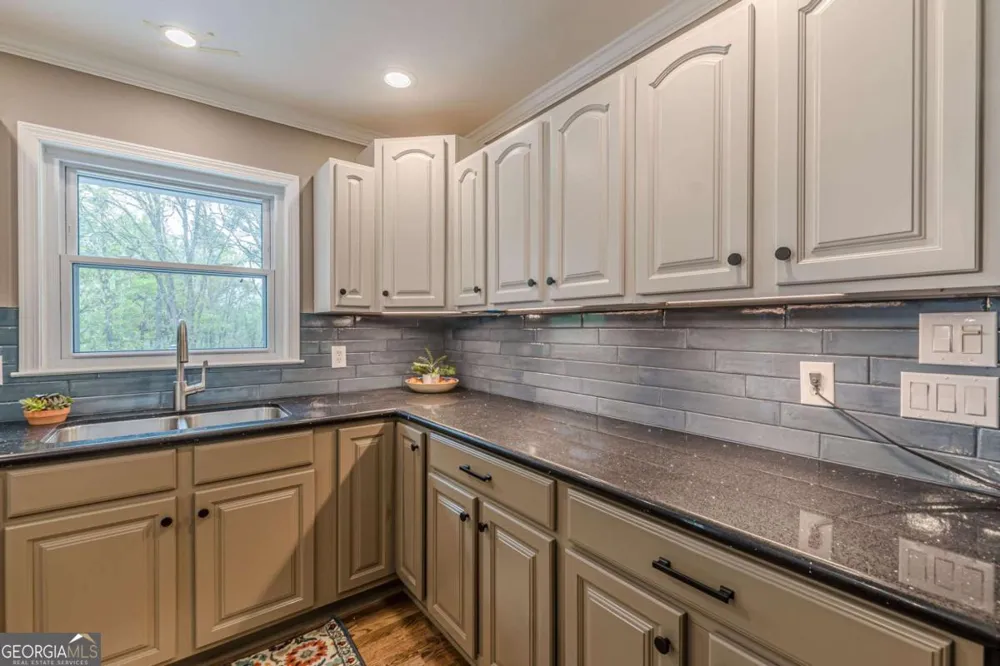 2396 Elmwood CIR SE Smyrna, GA 30080