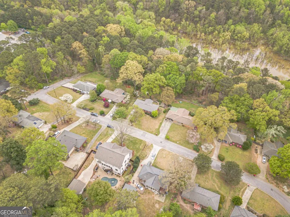 2396 Elmwood CIR SE Smyrna, GA 30080
