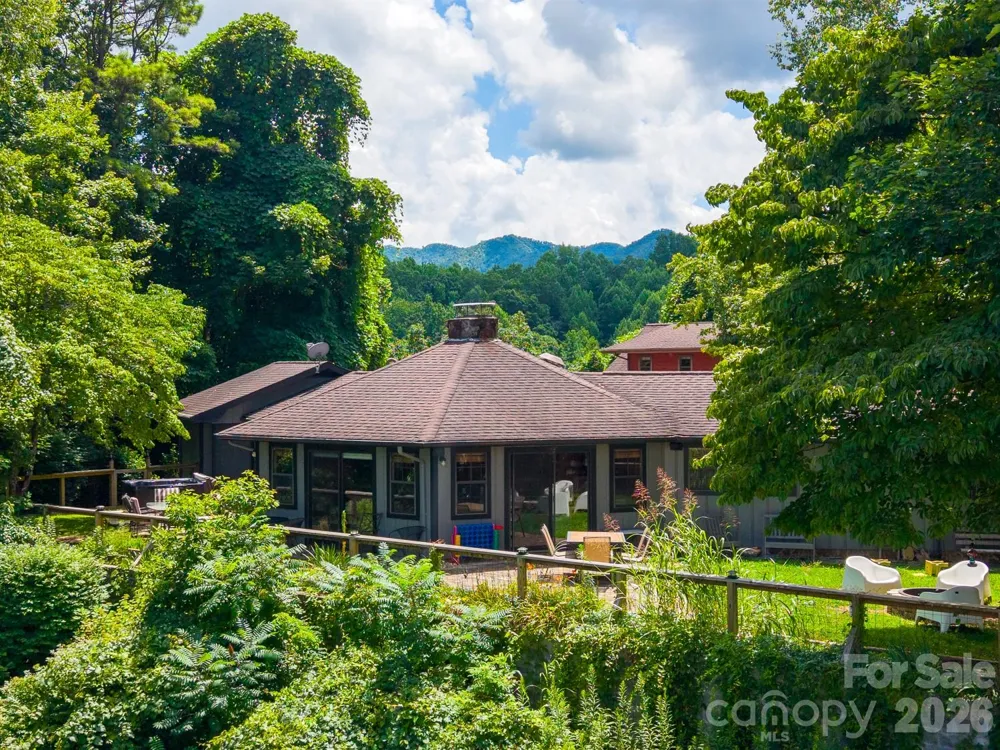 630 Smokey Vista Drive Bryson City, NC 28713