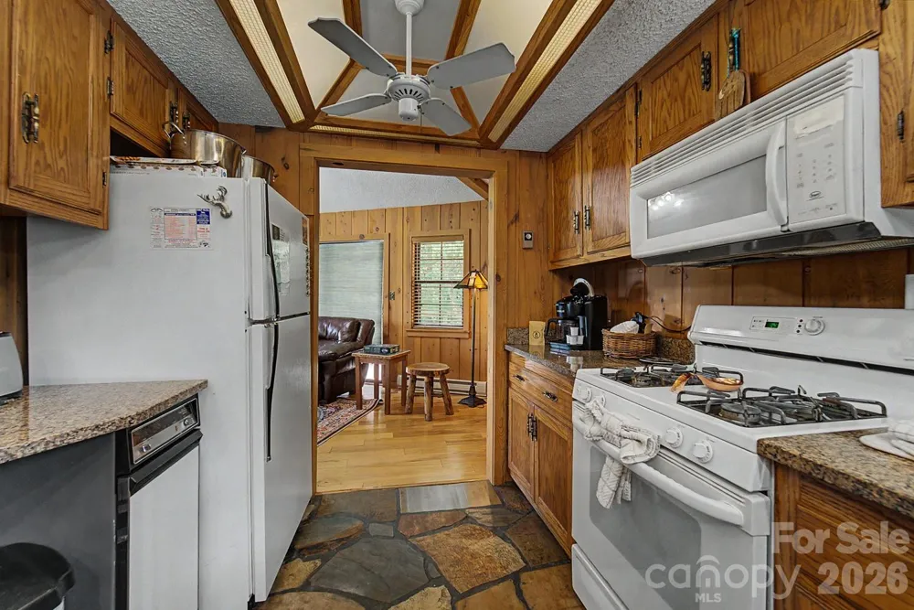 630 Smokey Vista Drive Bryson City, NC 28713