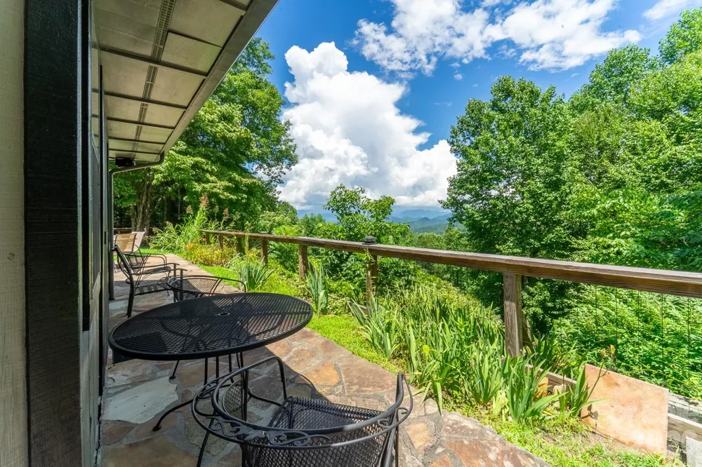 630 Smokey Vista Drive Bryson City, NC 28713