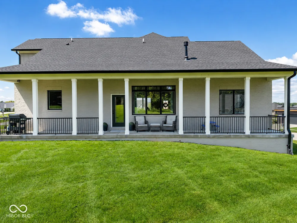 1837 Calvert Farms Drive Greenwood, IN 46143