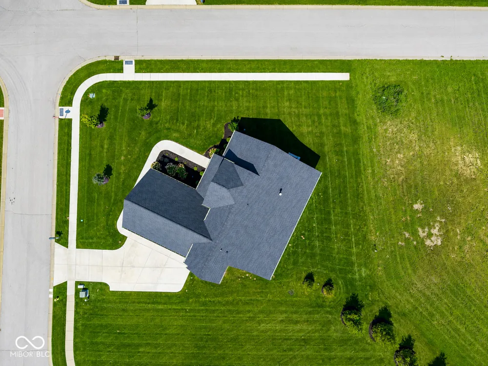 1837 Calvert Farms Drive Greenwood, IN 46143