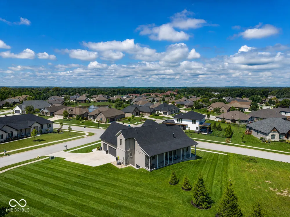 1837 Calvert Farms Drive Greenwood, IN 46143