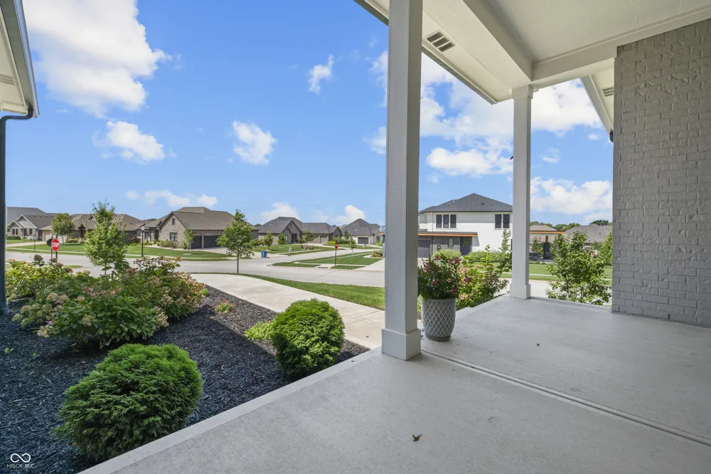 1837 Calvert Farms Drive Greenwood, IN 46143