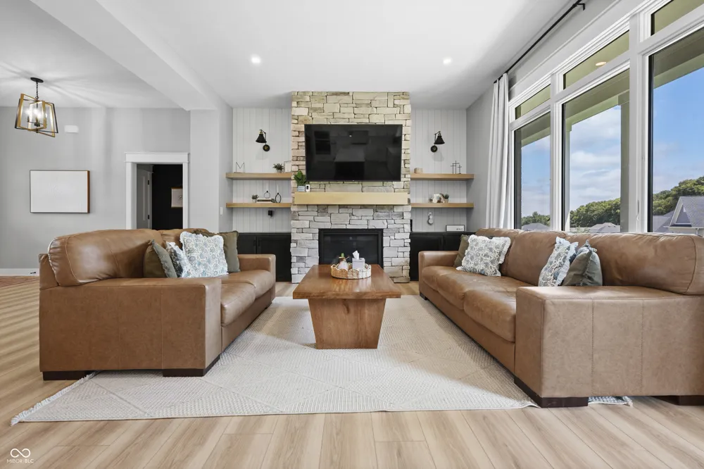 1837 Calvert Farms Drive Greenwood, IN 46143