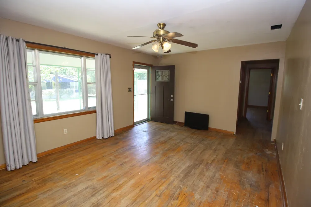 306 S Austin Street Wolfe City, TX 75496