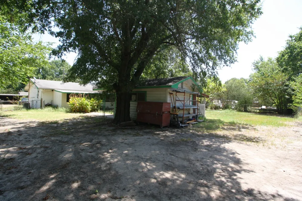 306 S Austin Street Wolfe City, TX 75496