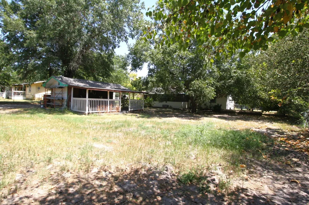 306 S Austin Street Wolfe City, TX 75496