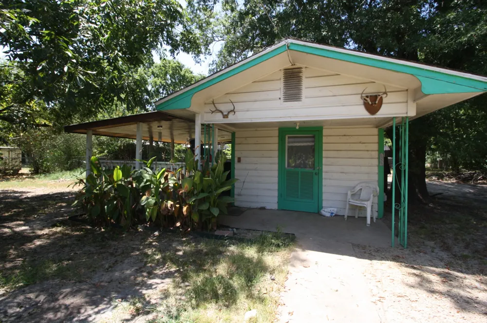 306 S Austin Street Wolfe City, TX 75496