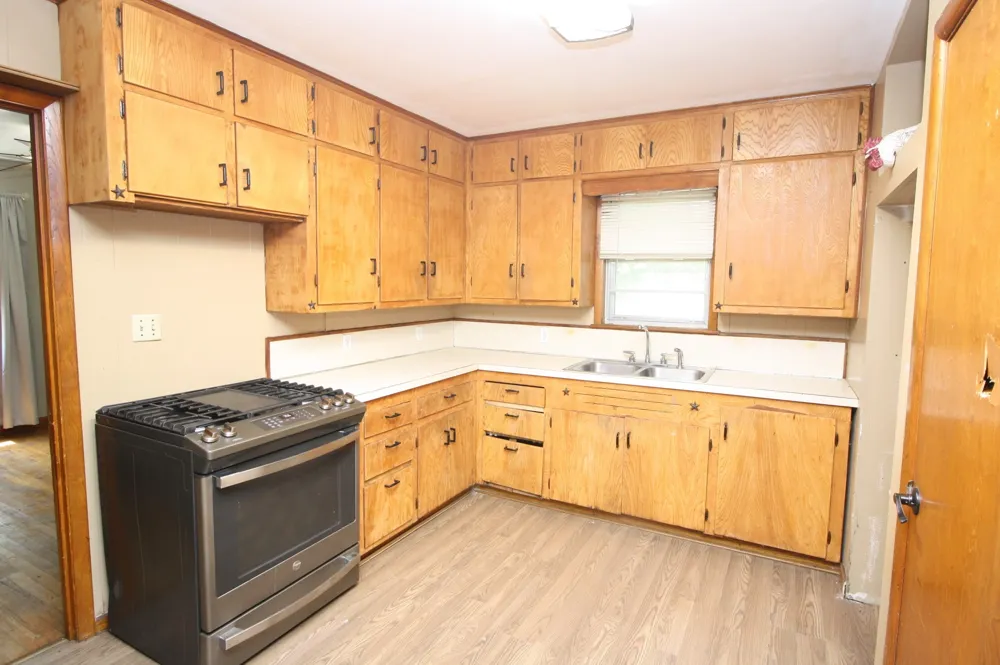306 S Austin Street Wolfe City, TX 75496