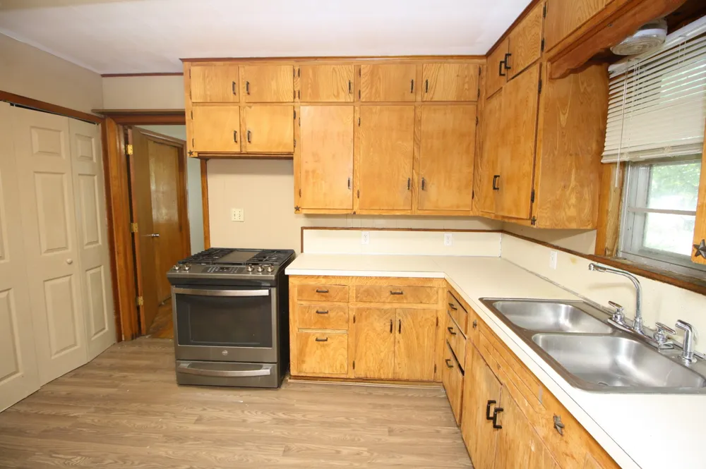 306 S Austin Street Wolfe City, TX 75496