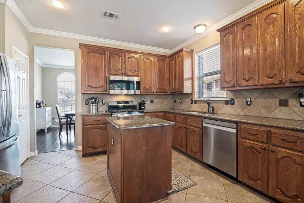 302 Highland Valley Court Wylie, TX 75098