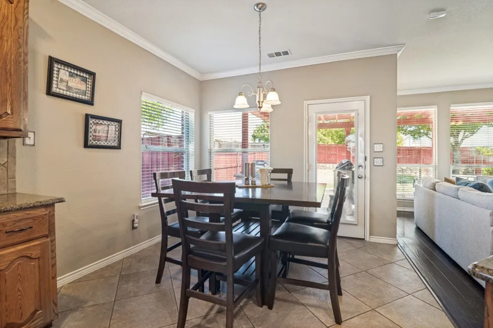 302 Highland Valley Court Wylie, TX 75098