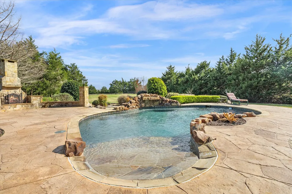 161 Ridgemont Drive Heath, TX 75126